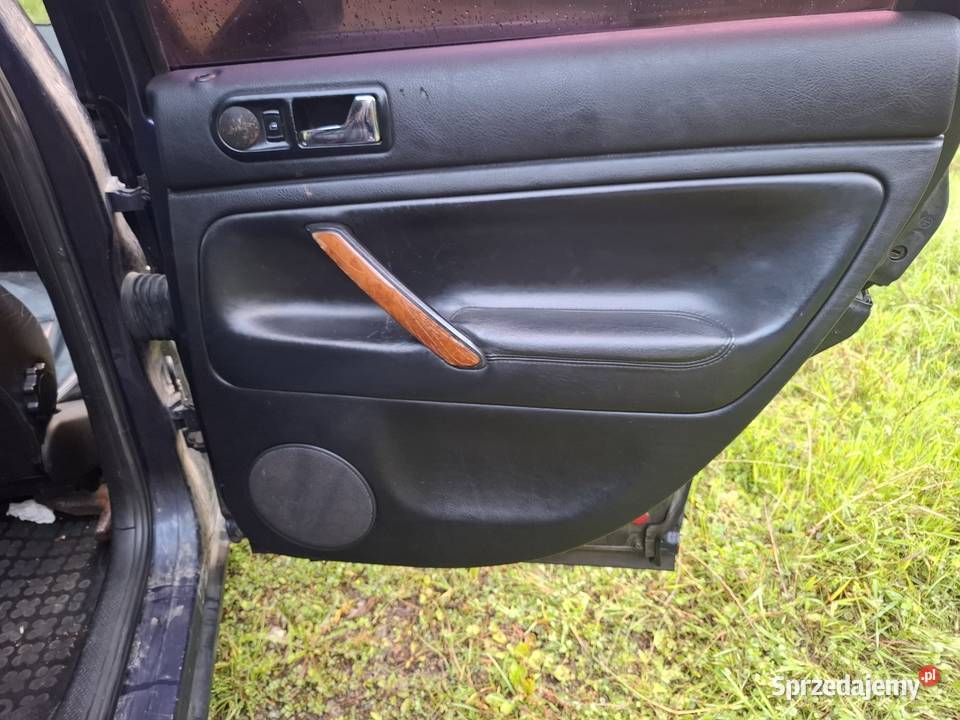 Fotele Passat B5 Kombi skóra elektrycznekanapa i Rok produkcji 1998 Luzino sprzedam