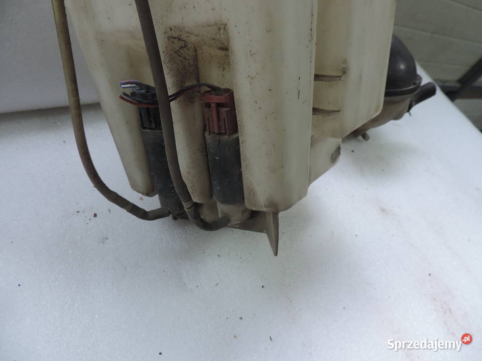 ZBIORNICZEK SPRYSKIWACZY TOYOTA AVENSIS T25 Rok produkcji 2004