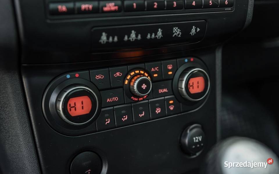 Nissan Qashqai2 20 dCi 4x4 Tekna Klima Tempomat 1995cm3 Radom