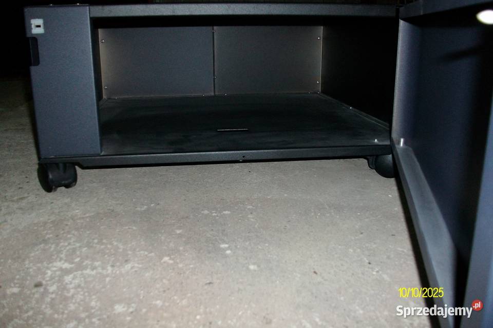 szafka skrzynka metalowa na kółkach Regulice