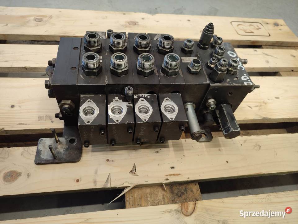 Rozdzielacz hydrauliczny John Deere 3220 wielkopolskie Wilkowo