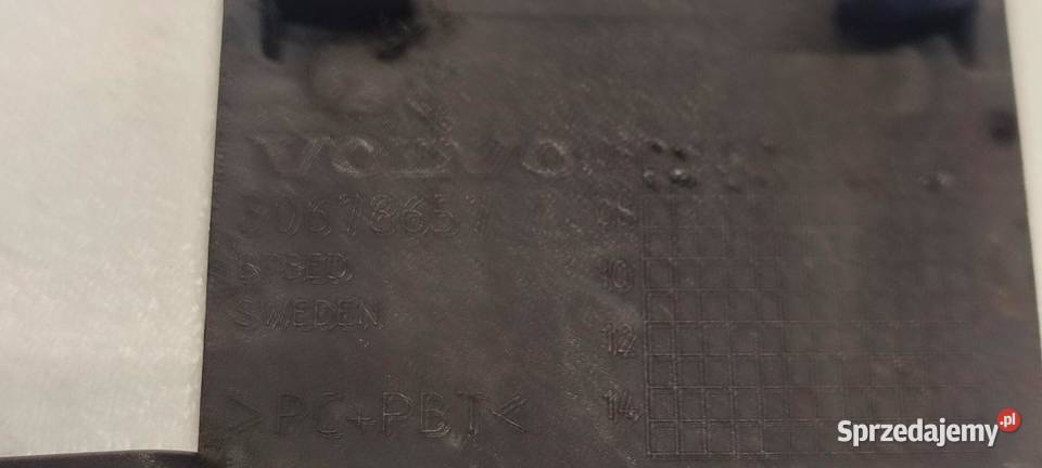 VOLVO V70 ZAŚLEPKA ZDERZAKA HAKA TYŁ 30678657 sprzedam