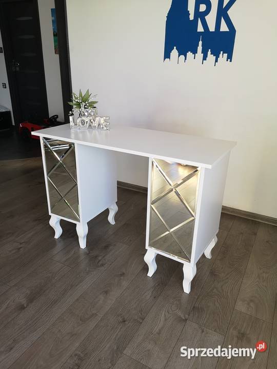 Stolik kosmetyczny z lustrem fazowanym nowy Wyposażenie salonów