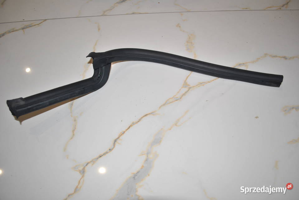 Uszczelka komory silnika prawa strona BMW E46 M3 Poręba sprzedam