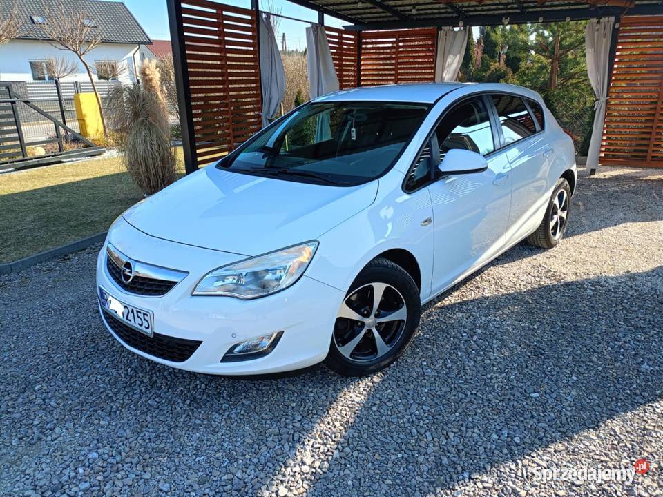 Opel Astra J sprowadzona i zarejestrowana w Rakszawa