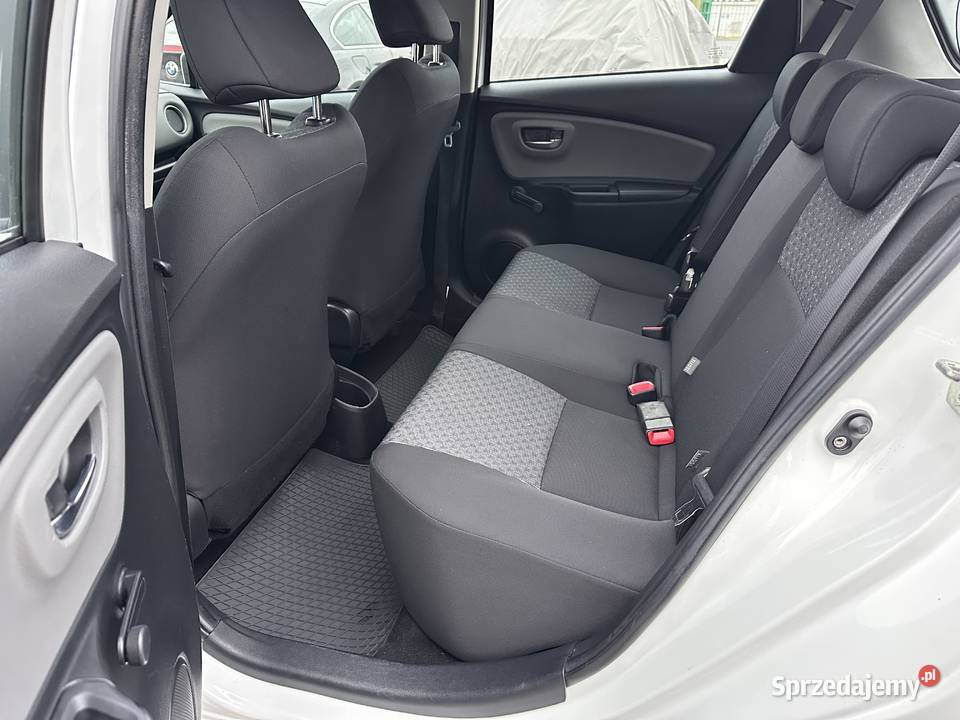 Toyota Yaris 13 benz 99KlimaIsofixSalon Warszawa