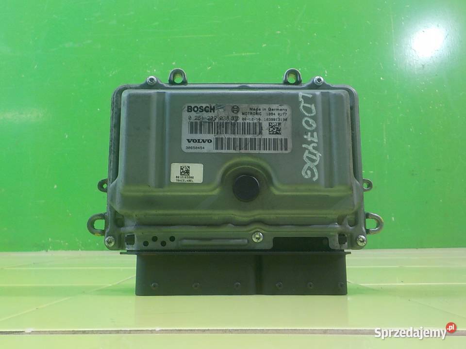 VOLVO C30 25T5 07r 3D sterownik komputer silnika osobowe Suków