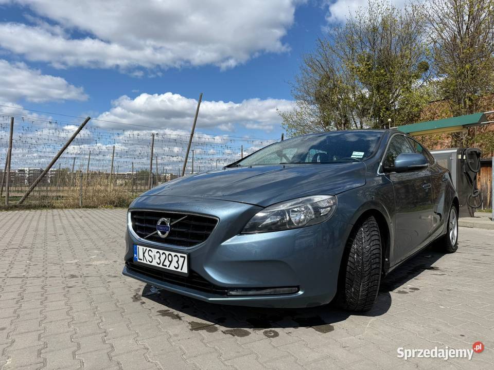 Volvo V40 wersja momentum 16 diesel 115 bogato 1600cm3 sprzedam