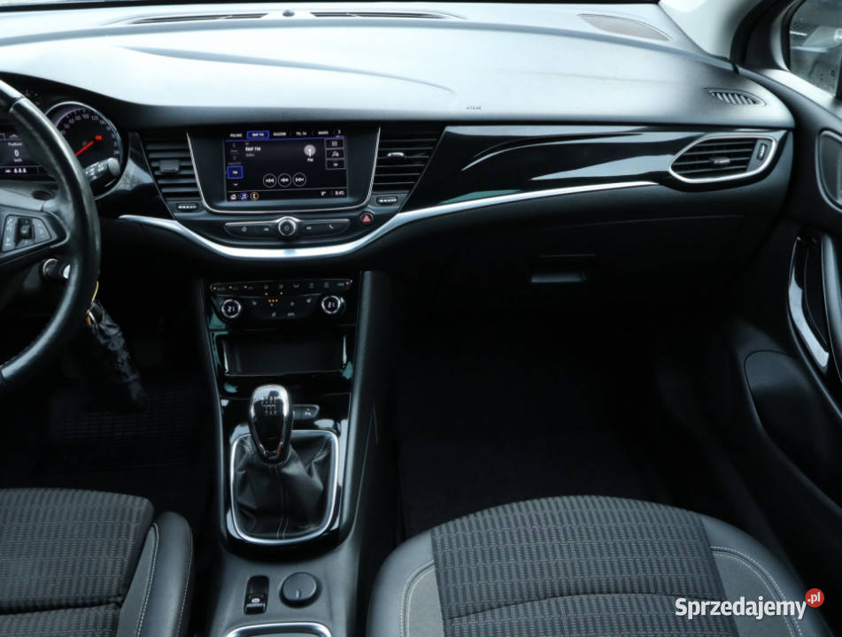 Opel Astra 12 Turbo światła LED