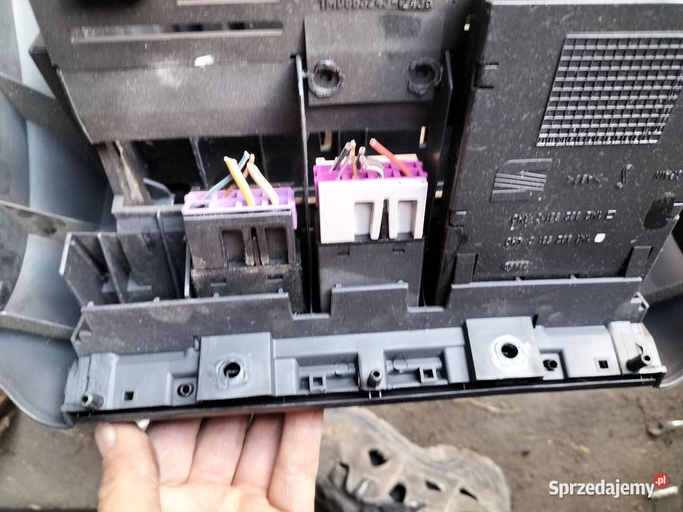 SEAT TOLEDO 2 MK2 ŚRODKOWY PANEL RADIA PODSTAWKA Pozostałe Kamień-Kolonia