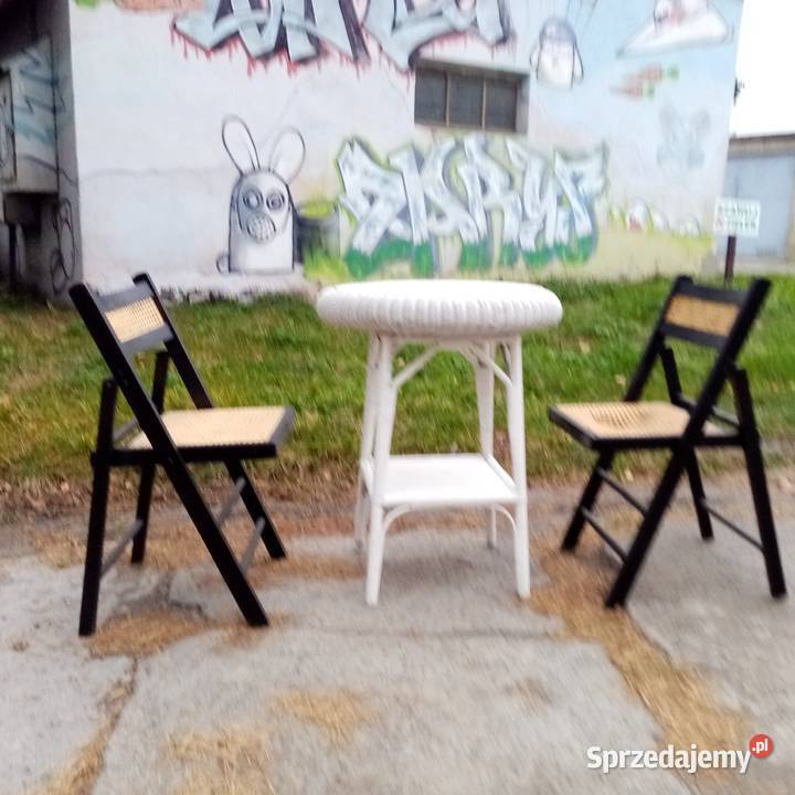 Antyki Piękny zestaw stolik plus 2 krzesła składane