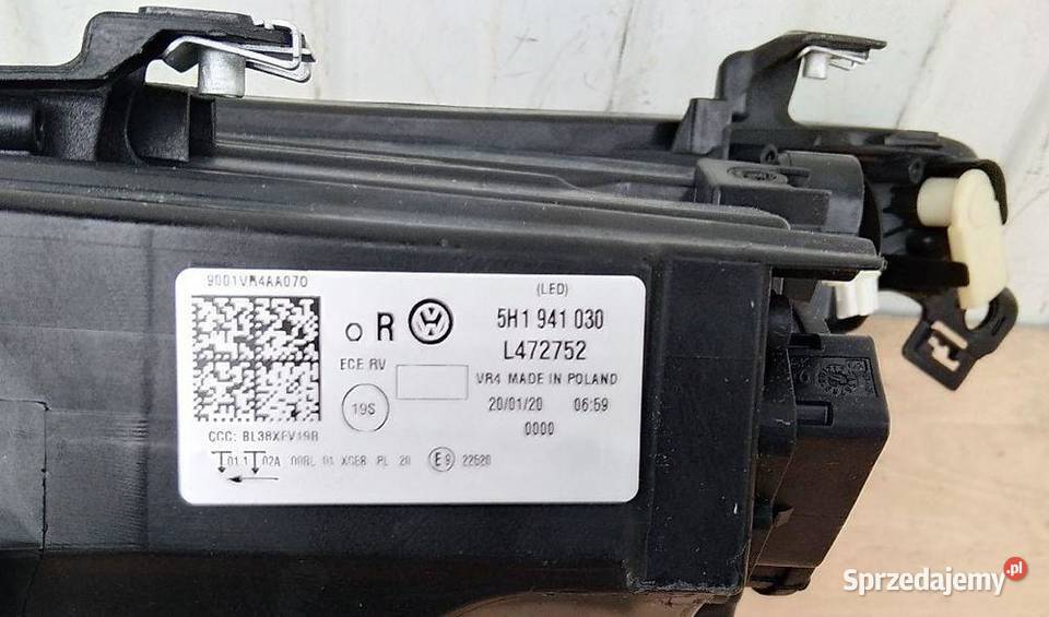 VW GOLF 8 5H1 LED LAMPA PRAWA