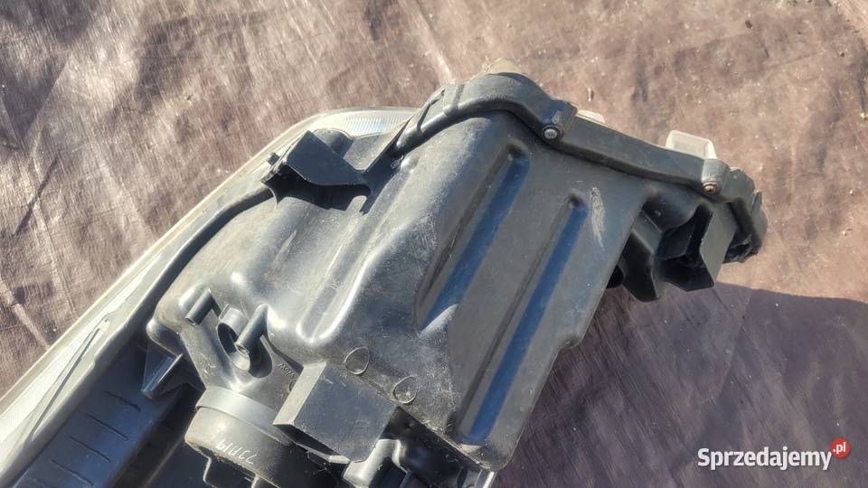 SUZUKI BALENO 2 II PRAWY REFLEKTOR LAMPA PRAWA Ruda Śląska