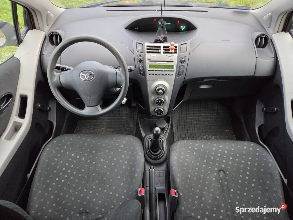 Toyota Yaris II 10 klimatyzacja 200708r autoalarm Grodzisk Mazowiecki