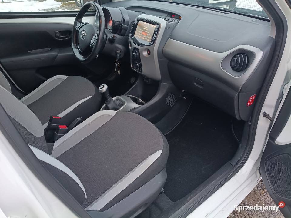 Toyota Aygo II 10 benzyna Rok produkcji 2015 Jarosław