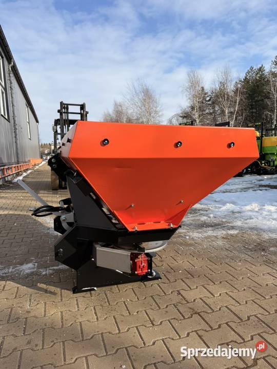 Rozsiewacz nawozów sprawdzona polska produkcja Rozsiewacze nawozów Marianka Rędzińska