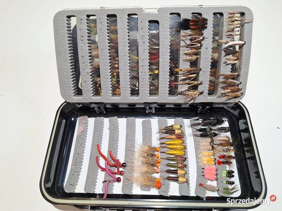 Przynęty wędkarskie Muchowe 230 sztuk pudełko Wędkarstwo Sosnowiec
