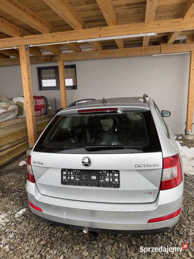 Skoda octavia uszkodzona 2015