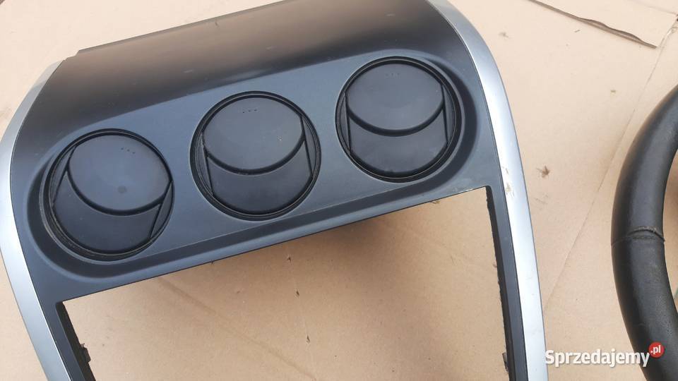 ramka panelu środkowego kratki nawiewu Mazda Cx7 Dębno