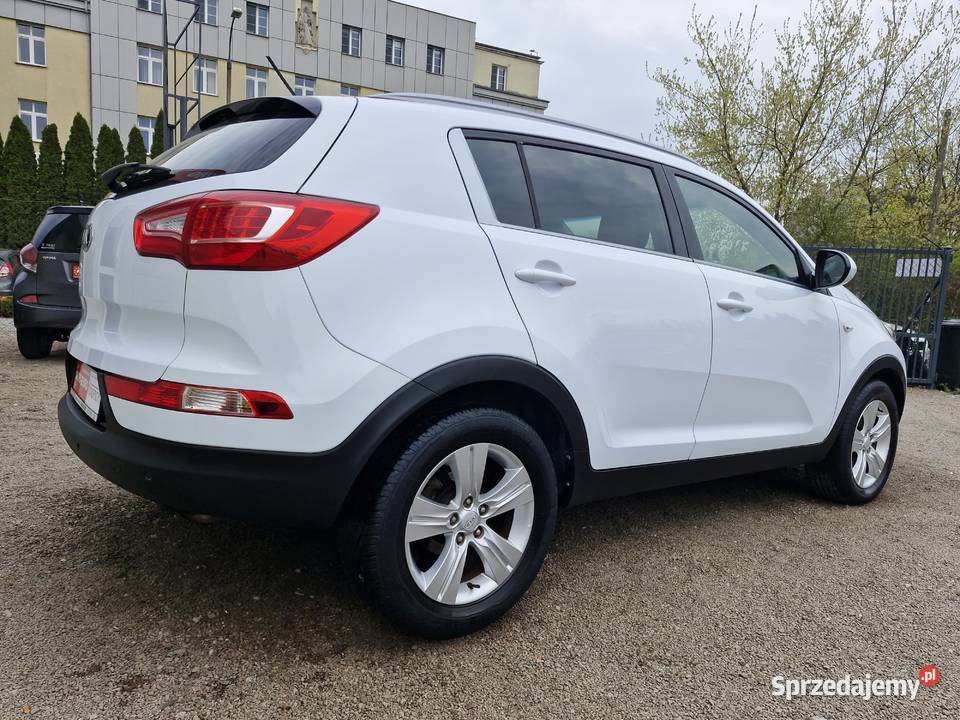 16 benz bogata wersja serw ASO gwarancja lakier kamera cofania Sportage Kraków sprzedam