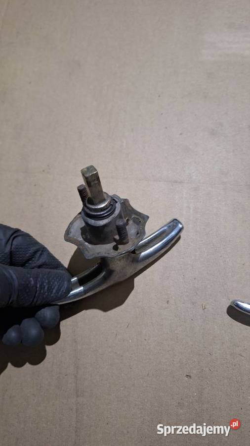 Klamka bagażnika Gaz 12 ZiM M20 Pobieda Kraków sprzedam