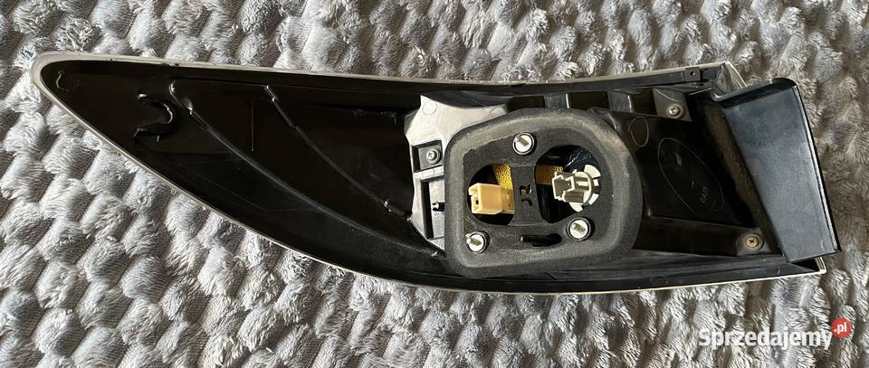 MAZDA 6 GH KOMBI LIFT 20102012 LAMPA TYLNA PRAWA osobowe sprzedam