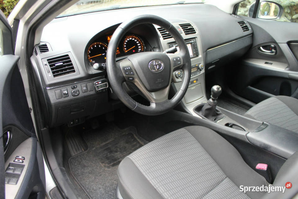 Toyota Avensis 147 Benzyna Przebieg 96 Sedan III Rok produkcji 2011 Lubań