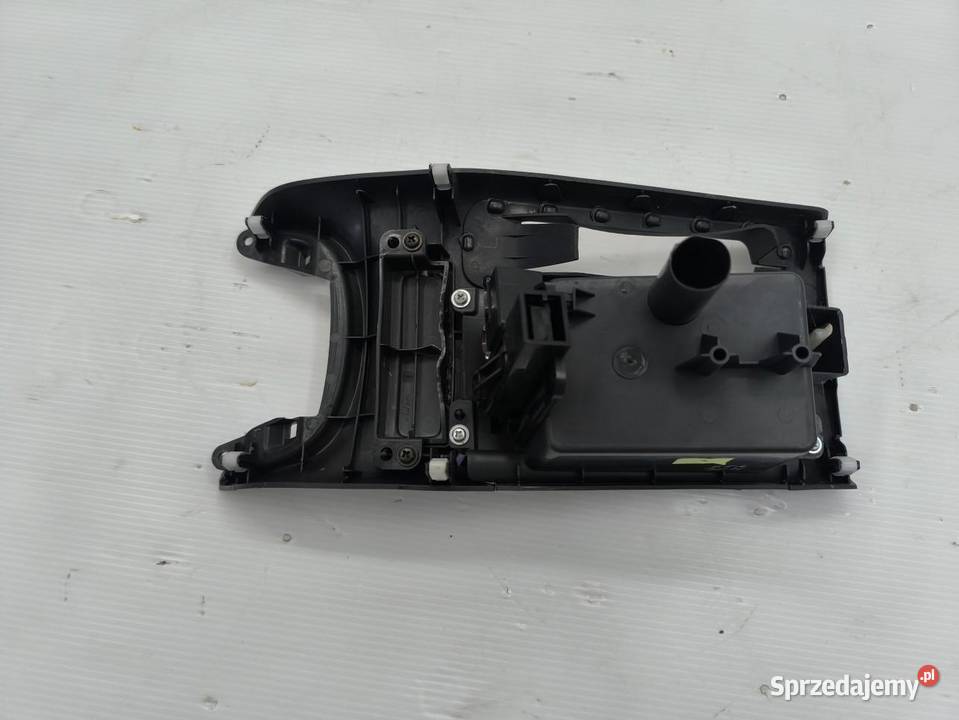 PANEL SCHOWEK TOYOTA AVENSIS II T25