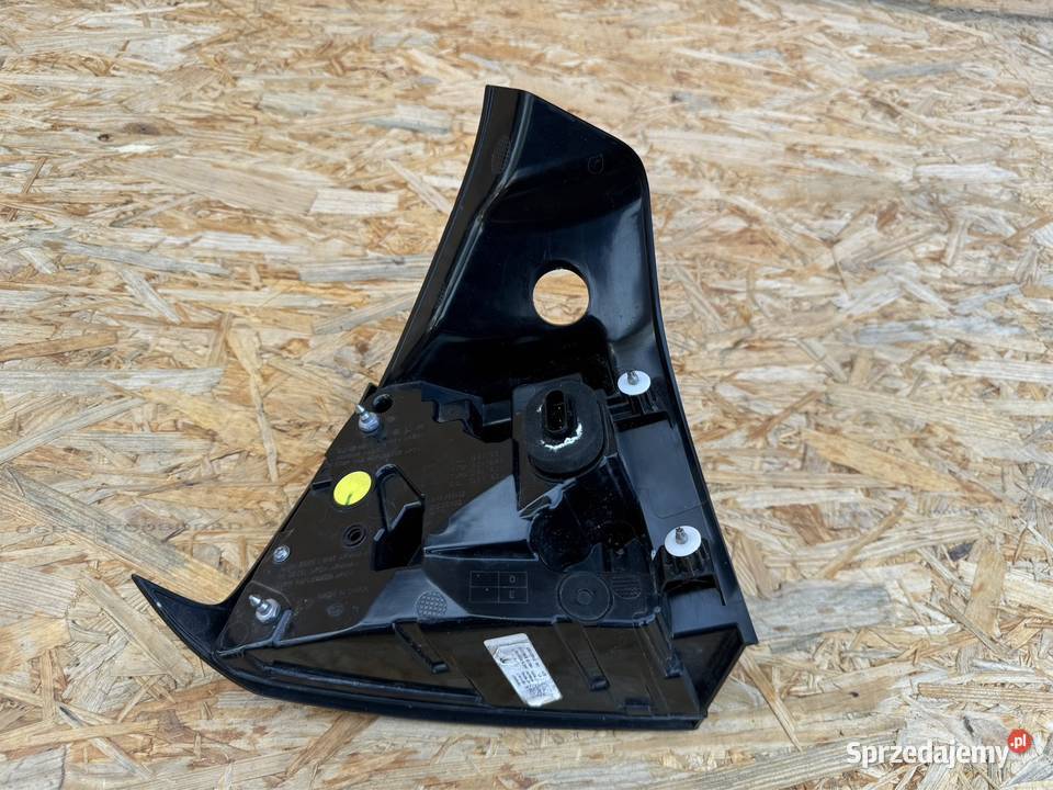 Lampa w błotnik tył prawa rh tesla 3 III Y Międzychód