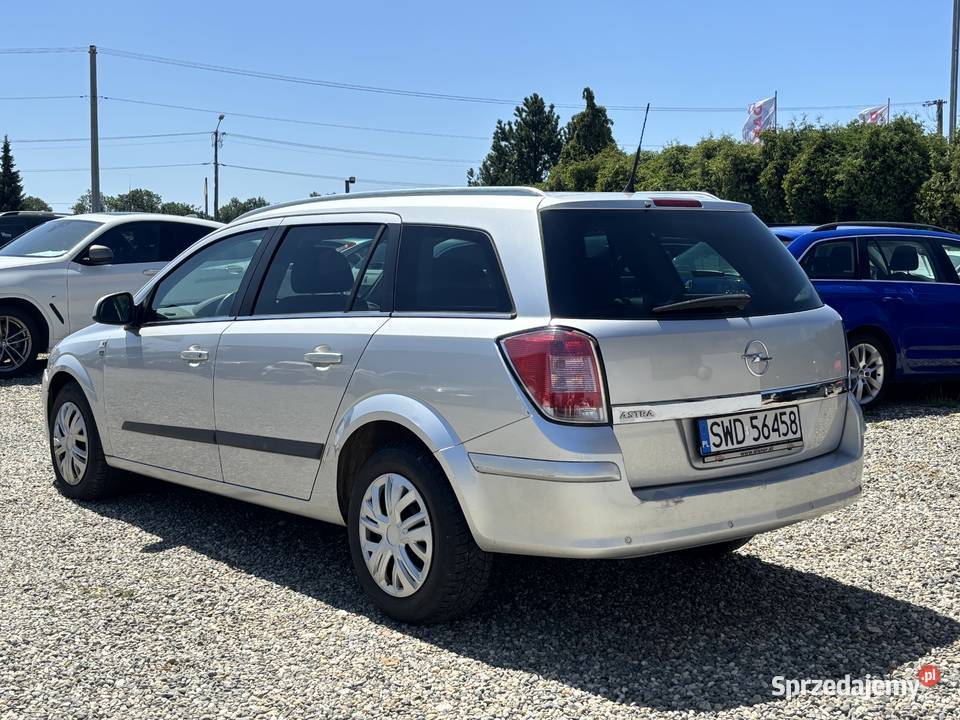 Opel Astra Paniówki
