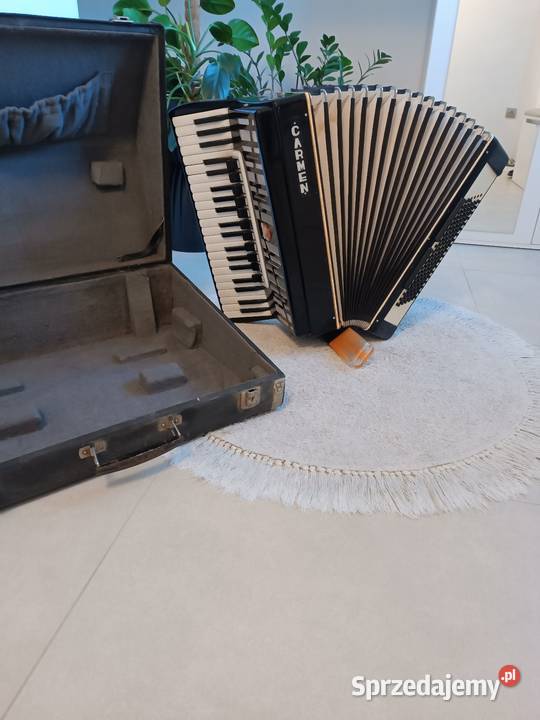 Akordeon carmen 120 basów Dębica