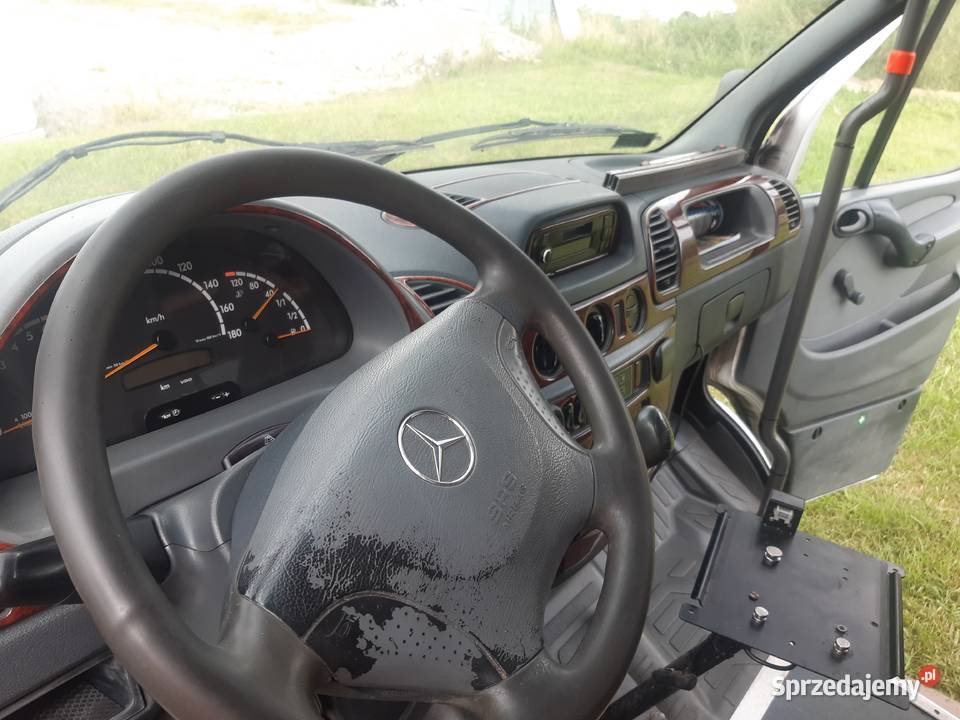 Sprzedam busa sprinter413 kw22 2005r małopolskie Krzeczów
