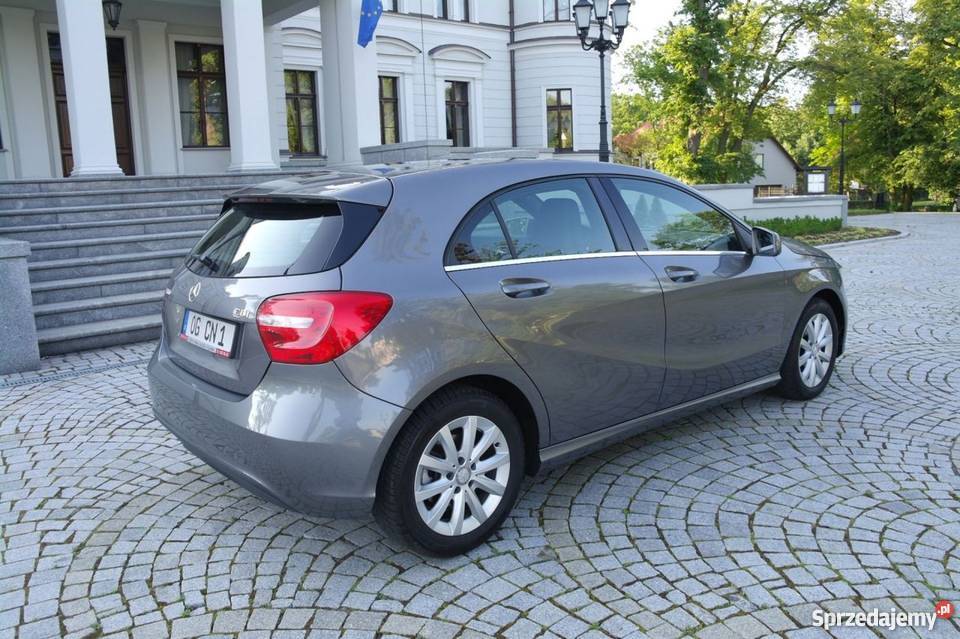 Mercedes A 180 szary Hatchback