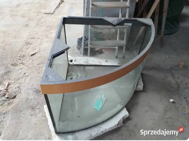 Narożne akwarium z szybą panoramiczną Bielawa