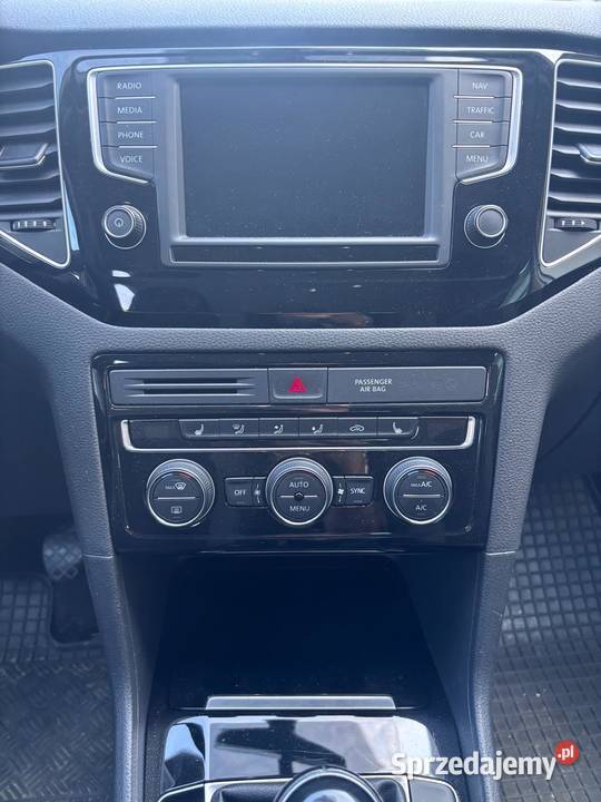 Golf Sportsvan R line Biała sprzedam