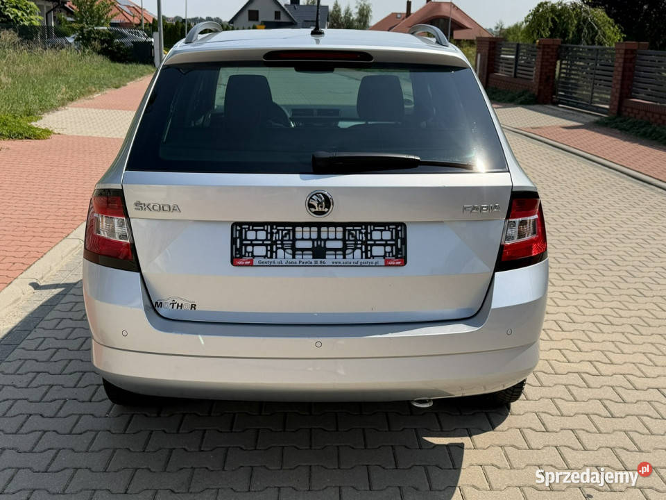 koda Fabia Skoda Fabia 14TDI 90 2015 EDITION wielofunkcyjna kierownica