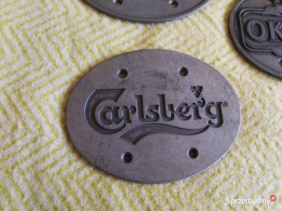 Metalowe emblematy browarów OKOCIM i CARLSBERG Szczecin