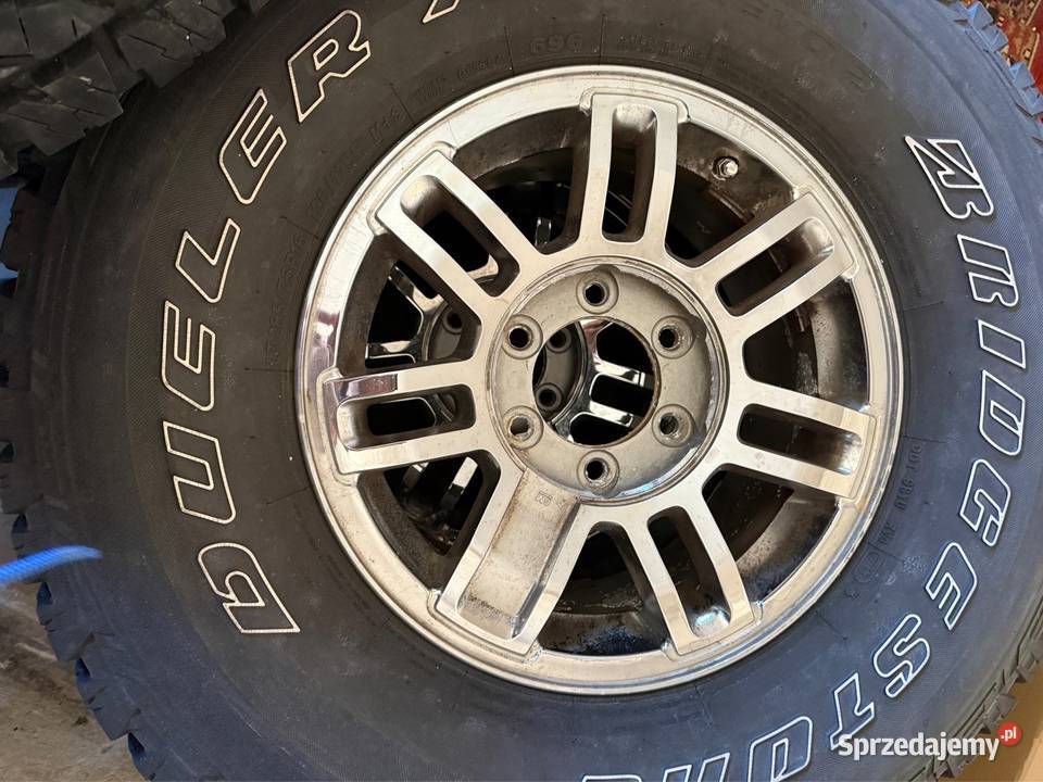 2857516 z felgami do Hummer H3