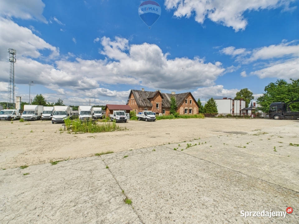 SPRZEDAM OBIEKT NA UTWARDZONEJ DZIAŁCE W RYBNIKU Ilość pomieszczeń 7 Sprzedaż Rybnik