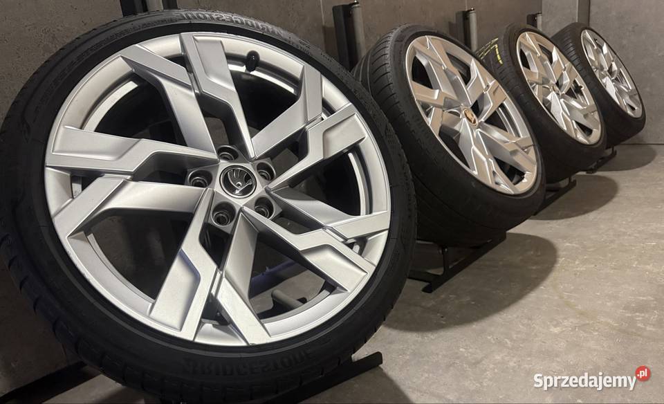 19 Skoda OEM Superb Octavia felgi koła komplet z sprzedam