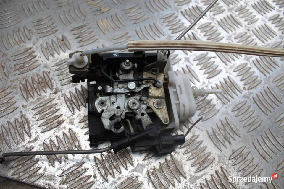 ZAMEK DRZWI LEWY PRZÓD AUDI A4 B5 8D1837015F