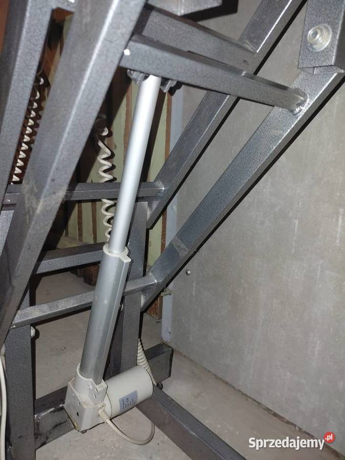 Stół w bardo stanie do strzyżenia i nie Poznań