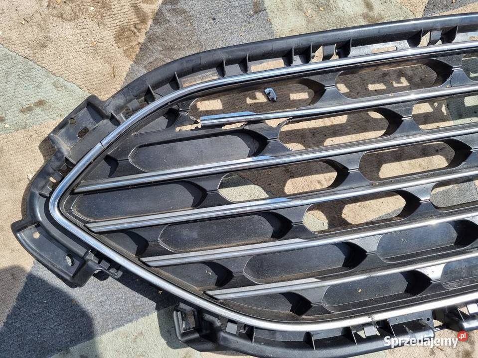 GRILL ATRAPA KUGA MK3 LV4B8200GD LV4B8150DC