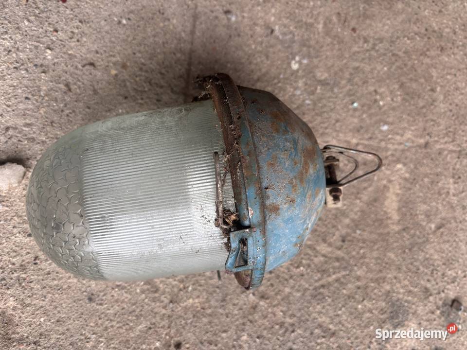 PRL lampa wisząca magazynowa vintage garażowa podlaskie Kosianka-Boruty sprzedam