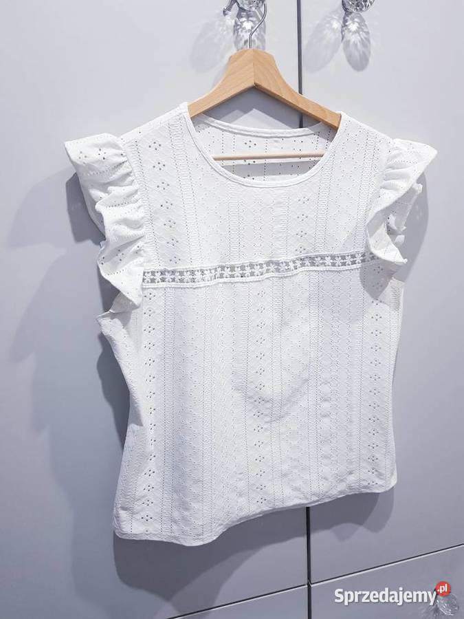 Damska bluzeczka z dziurkowanym motywem