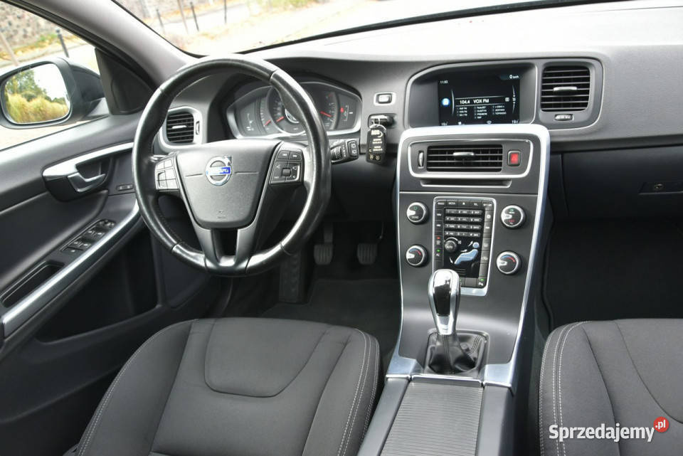 Volvo V60 20d 120 Manual 2015r LED NAVi TEMPOMAT Kampinos