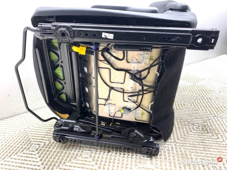 FOTEL LEWY PRZÓD PEUGEOT 208 I Hatchback sprzedam