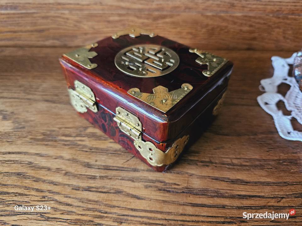 Szkatułka vintage puzderko skrzynka piękna stara Piastów