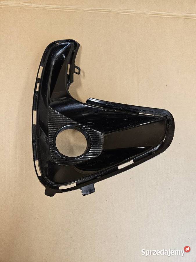 TOYOTA YARIS IV 4 KRATKA HALOGENU PRAWA PRZÓD Międzychód