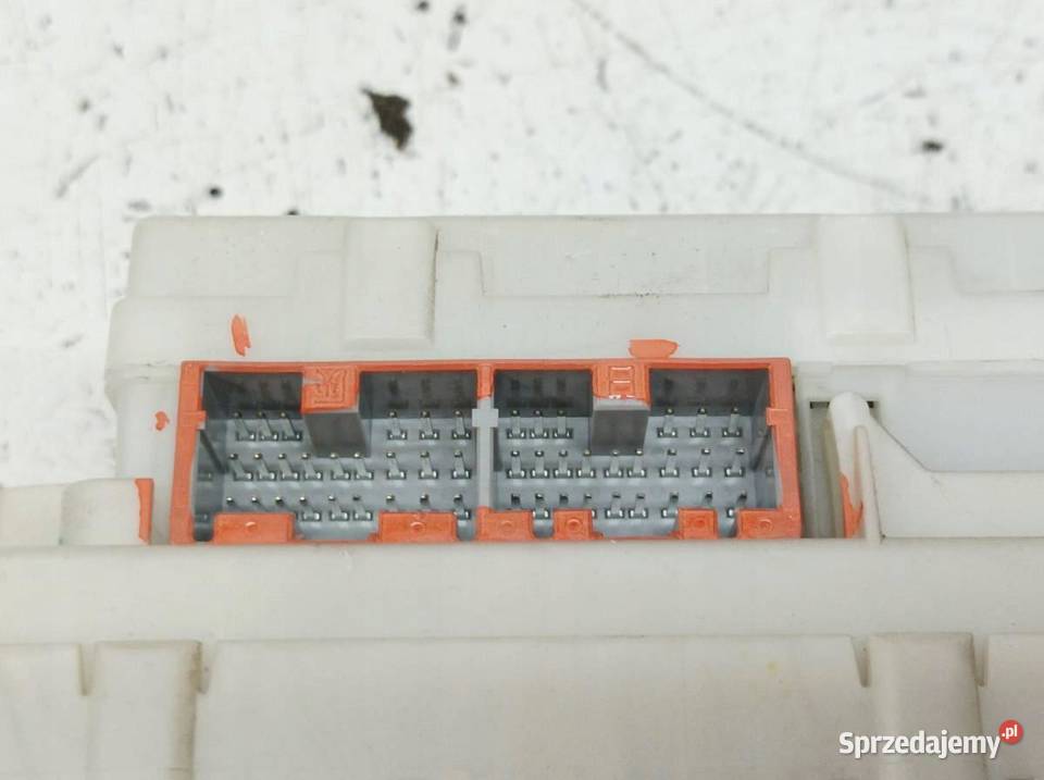 SKRZYNKA BEZPIECZNIKÓW G8C937MF2Z00 12 B